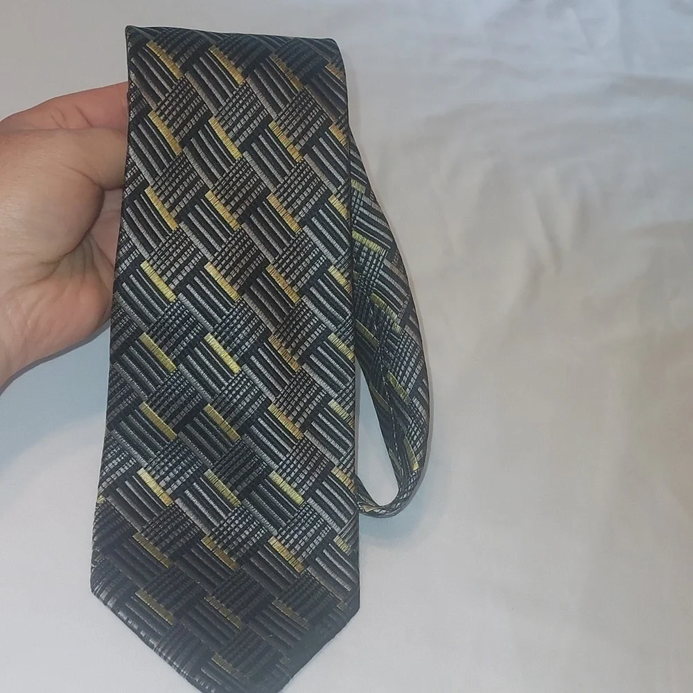 Umberto Frasier tie gray yellow